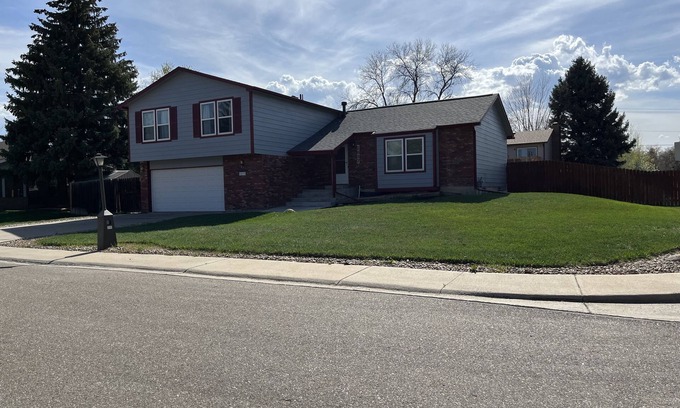 Longmont House | Spacious Home near Macintosh Lake