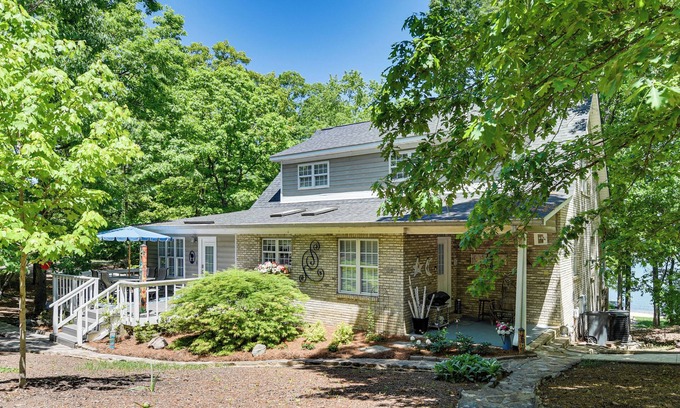York House | Spacious Home w/Deck on Shores of Lake Wylie
