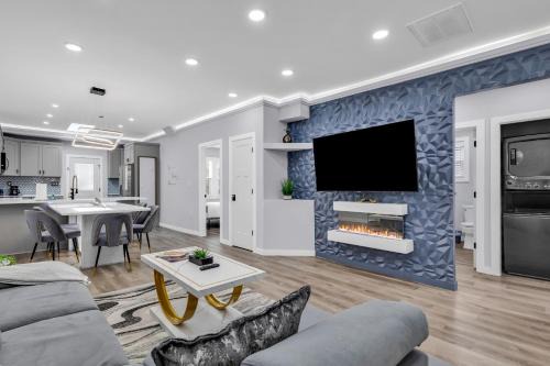 Villa Heights House | Spacious House in Charlotte