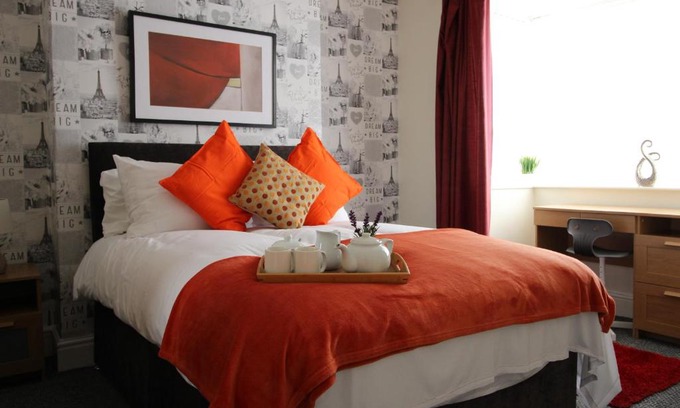 Cleethorpes House | Spacious House in Cleethorpes - sleeps 10