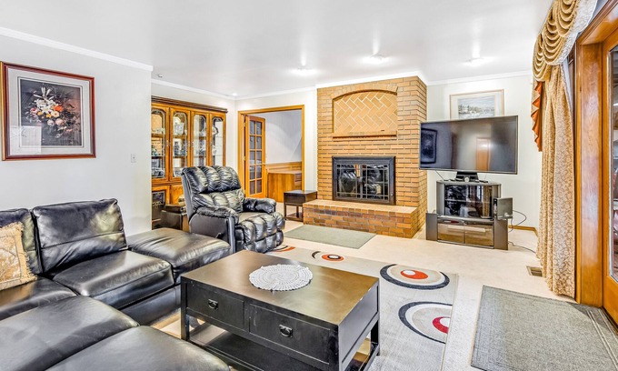 Federal Way House | Spacious house w/basketball court surrounded by trees & great location!