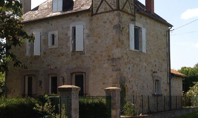 Vayrac House | Spacious House with large garden in Dordogne valley close to Rocamadour.