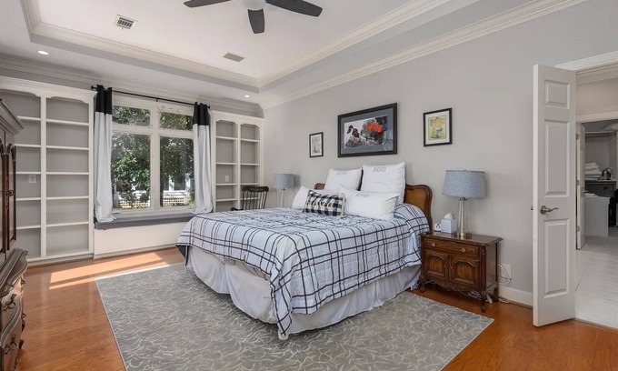 Lake Oconee House | Spacious lake front 5-bedroom home in Reynolds Great Waters subdivision
