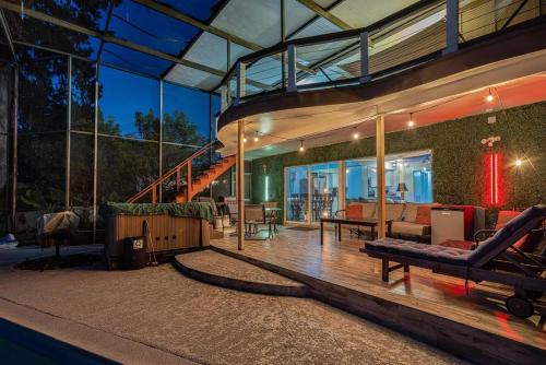 Southwest Orlando House | Spacious Lakefront House with Pool, Hottub, & Boating