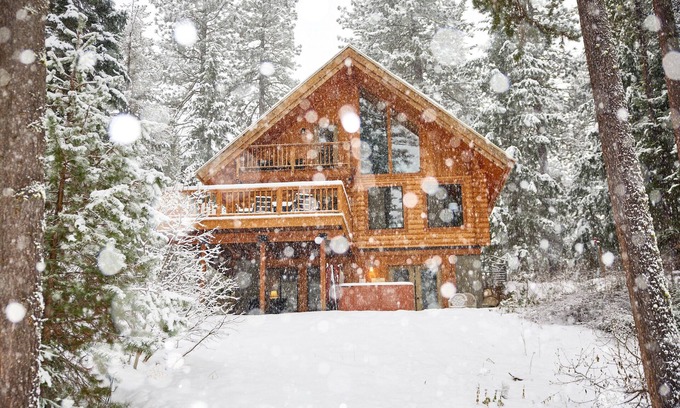 Leavenworth Cabin | Spacious Lodge with Private Beach Access