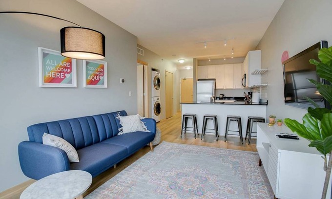 Prospect Park Apartment | Spacious Minneapolis Flat + Gym