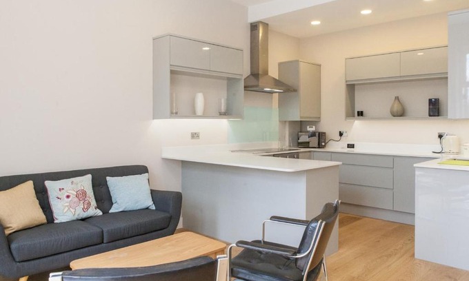 Ladywell Apartment | Spacious & modern flat with Sun Terrace near Greenwich and attractions