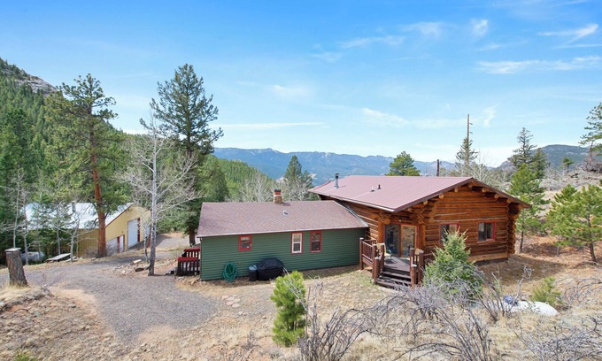 Bailey House | Spacious Mountain Home with Amazing Mountain Views