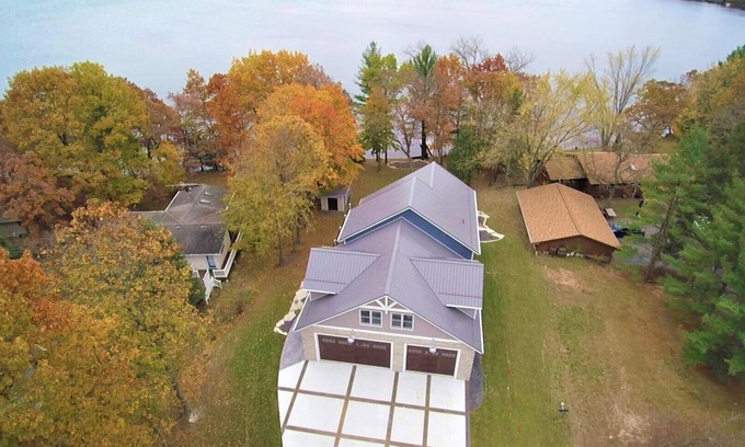 Wautoma House | Spacious, Newly Constructed, Lake House