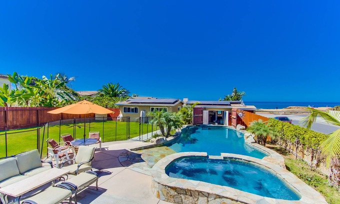 Sunset Cliffs Villa | SPACIOUS OCEANFRONT HOME W/PRIVATE HEATED POOL & HOT TUB-Ping Pong, Big Yard