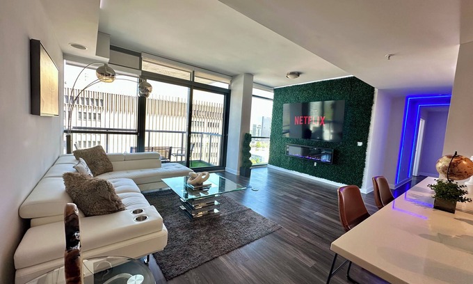 Lenox Apartment | Spacious Panoramic Penthouse Views