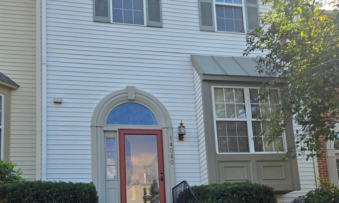 Germantown House | Spacious Quiet 3 Bedrooms Townhome in Germantown, MD (Free Parking)
