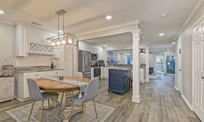 Norfolk - Virginia Beach House | Spacious remodeled Townhome