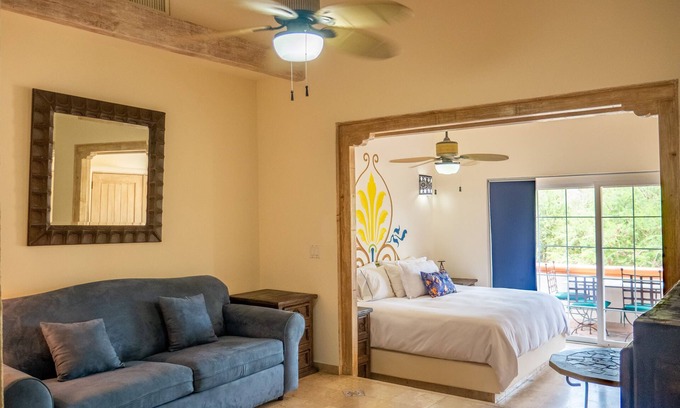 Colonia El Progreso Apartment | Spacious Resort Suite with Terrace