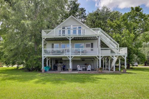 Jacksonboro House | Spacious Riverfront Cottage with Dock in Green Pond!