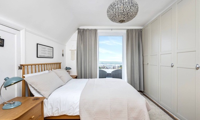 Brighton House | Spacious Saltdean Seaside Home| Ample Free Parking| Pass The Keys