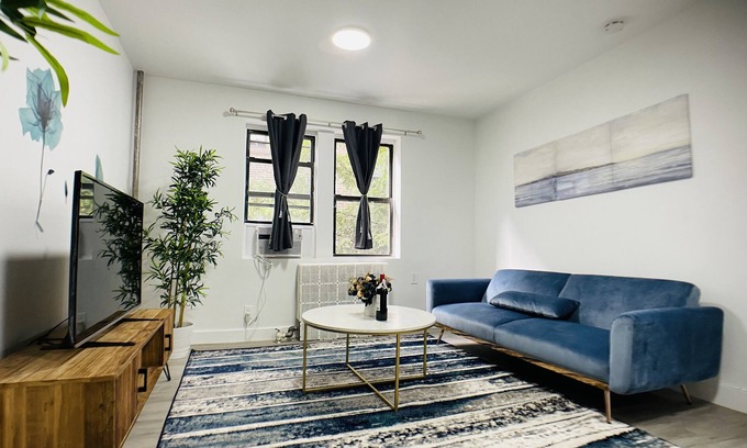 East Flushing Apartment | ♥ Spacious & Stylish ♥ of Flushing | ♛ King Bed