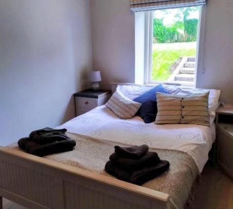 Clogherhead House | Spacious Thatched cottage with modern facilities in seaside village