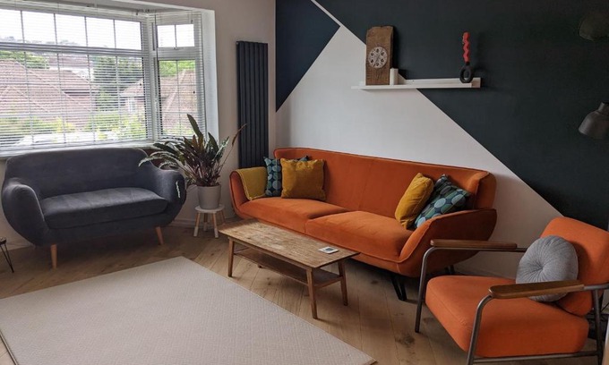 Brighton Apartment | Spacious Unique Brighton Home FREE Parking