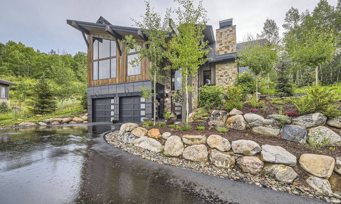Three Peaks House | Spacious Upscale home with gourmet entertainers' kitchen in Summit County, CO