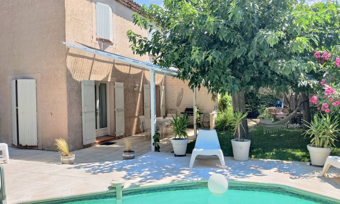 Gignac-la-Nerthe Villa | Spacious villa with pool and garden
