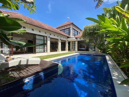 Petitenget Villa | Spacious Villa in Petitenget Top Location