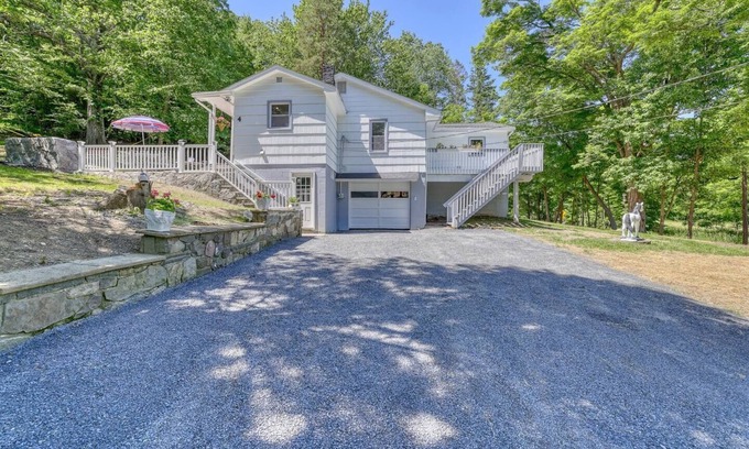 Westtown House | Spacious Westtown Home, Firepit, Up to 10 Guestnn