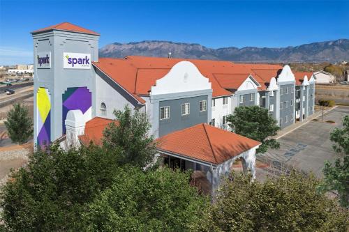 Northeast Heights Hotel | Spark By Hilton Albuquerque North I-25