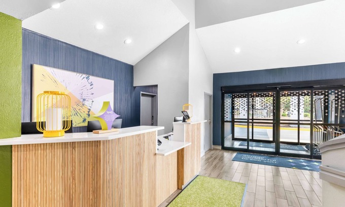 Augusta Hotel | Spark by Hilton Augusta