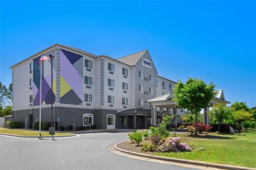 Homewood Hotel | Spark by Hilton Homewood Birmingham