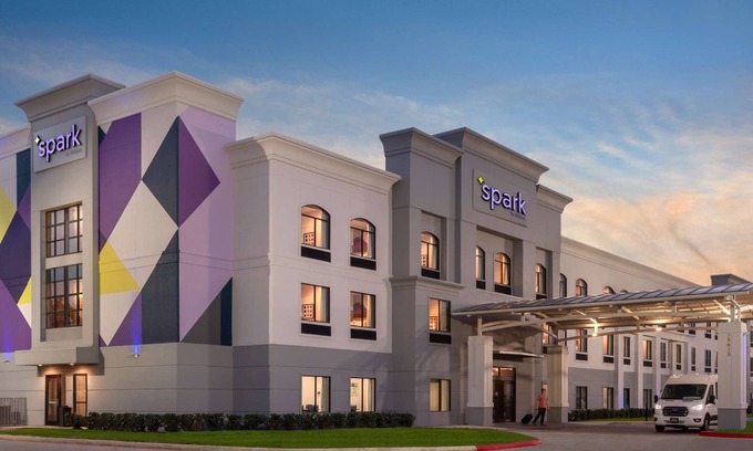 Houston Hotel | Spark by Hilton Houston Bush Intercontinental Airport