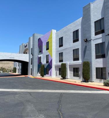 Yucca Valley Hotel | Spark by Hilton Yucca Valley Joshua Tree