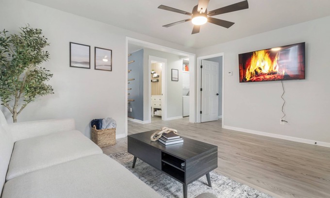 Spartanburg House | Spartanburg Home w/BBQ Grill, Fire Pit & King Size Bed