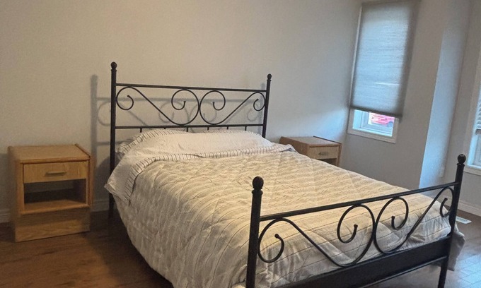 Grand River South House | Specious and cozy 4 bedroom and 3 bathroom
