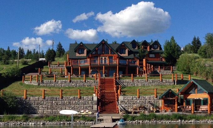 Lac La Hache House | Spectacular Archive Homepage for Lac La Hache