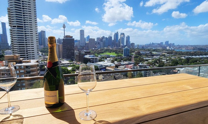 Woolloomooloo Apartment | Spectacular City Living in Iconic Top of the Town