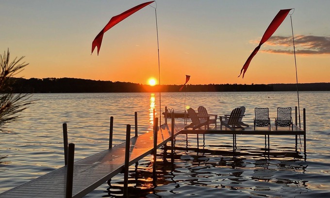 Williamsburg Cottage | Spectacular Cottage Home on Antrim's Chain of Lakes