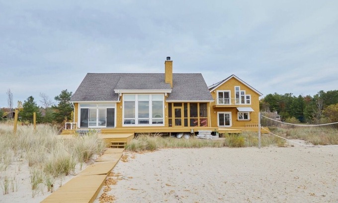 Williamsburg House | Spectacular Grand Traverse Bay Frontage, 5 bedrooms, 3 baths