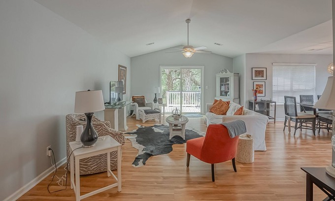 Beaufort House | Spectacular Marsh Views on Waters Edge