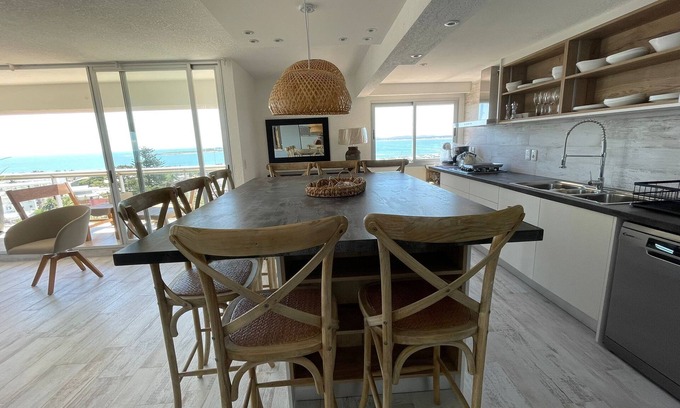 Punta del Este Apartment | Spectacular view of the port and the brava beach
