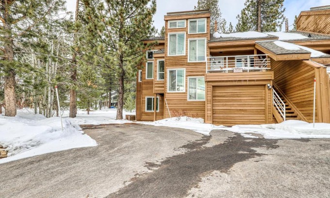 Truckee House | Spike's Place