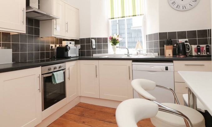 Dartmouth Cottage | Spinners House