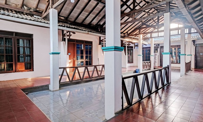 Ungaran Barat Hotel | SPOT ON 92983 Hotel Ayu