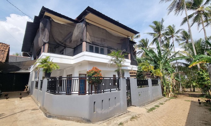 Bandar Lampung Hotel | SPOT ON 93367 Wisma Sidosari Syariah