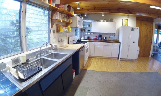 Pahoa House | Sprawling Mid-Century Hawaiian Home with Swimming Pool + Spa + AC!
