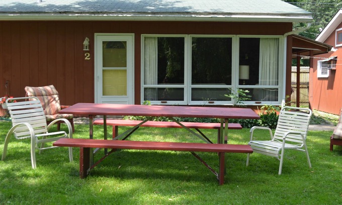 Lakeside Cottage | *SPRING DISCOUNT!* (See description) One Bedroom Cottage with Private Beach!