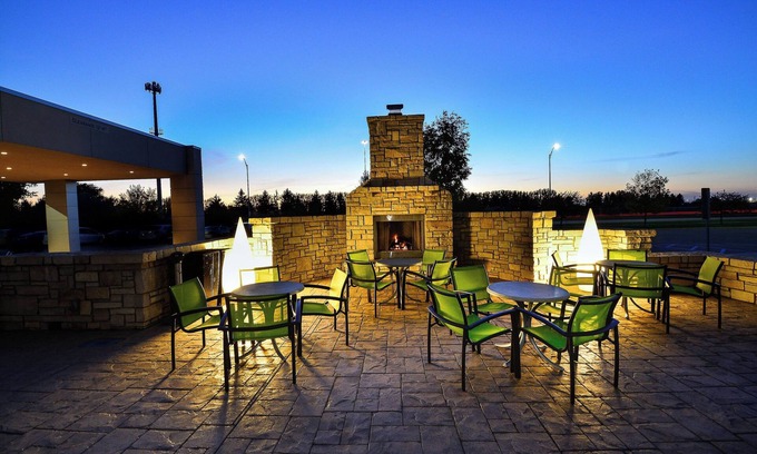 Grand Forks Hotel | SpringHill Suites by Marriott Grand Forks