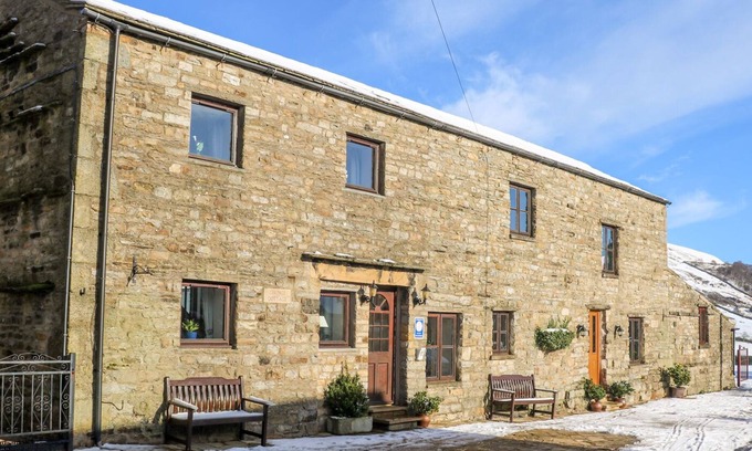 Worton Cottage | SPRINGS COTTAGE, pet friendly, character holiday cottage in Muker