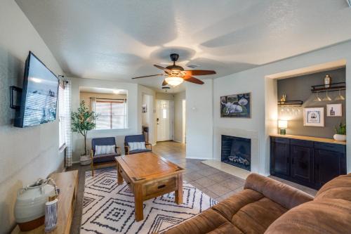 San Antonio House | Spur Boots And Seaworld Escape