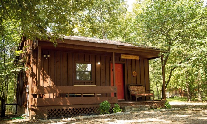 Hochatown Cabin | Squirrel's Refuge- Broken Bow/Hochatown- 1bd
